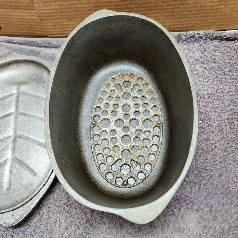Vintage hammered roaster HomeWare HAB Co. Ohio pot with lid and insert U